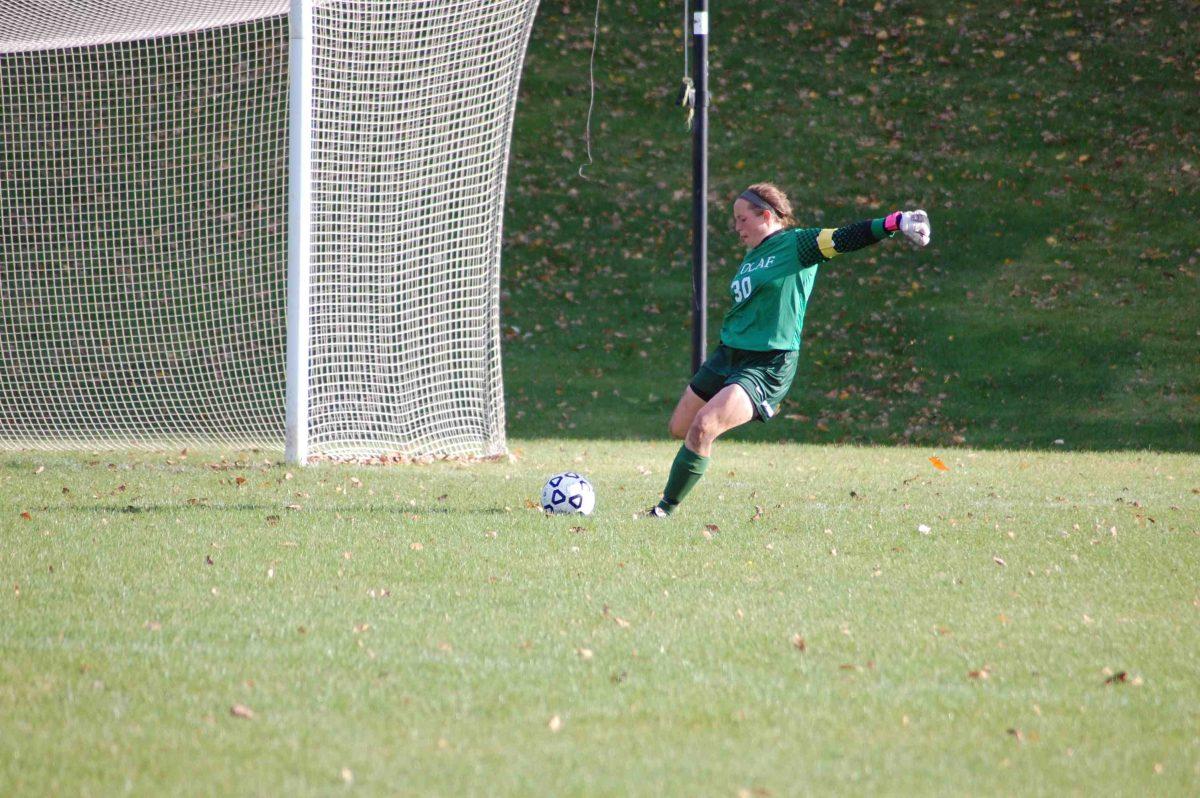 Ole soccer cruises to victory: Womens team scores comfortable MIAC win at home