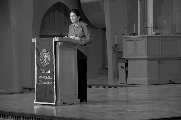 Olympia Snowe stresses importance of bipartisanship