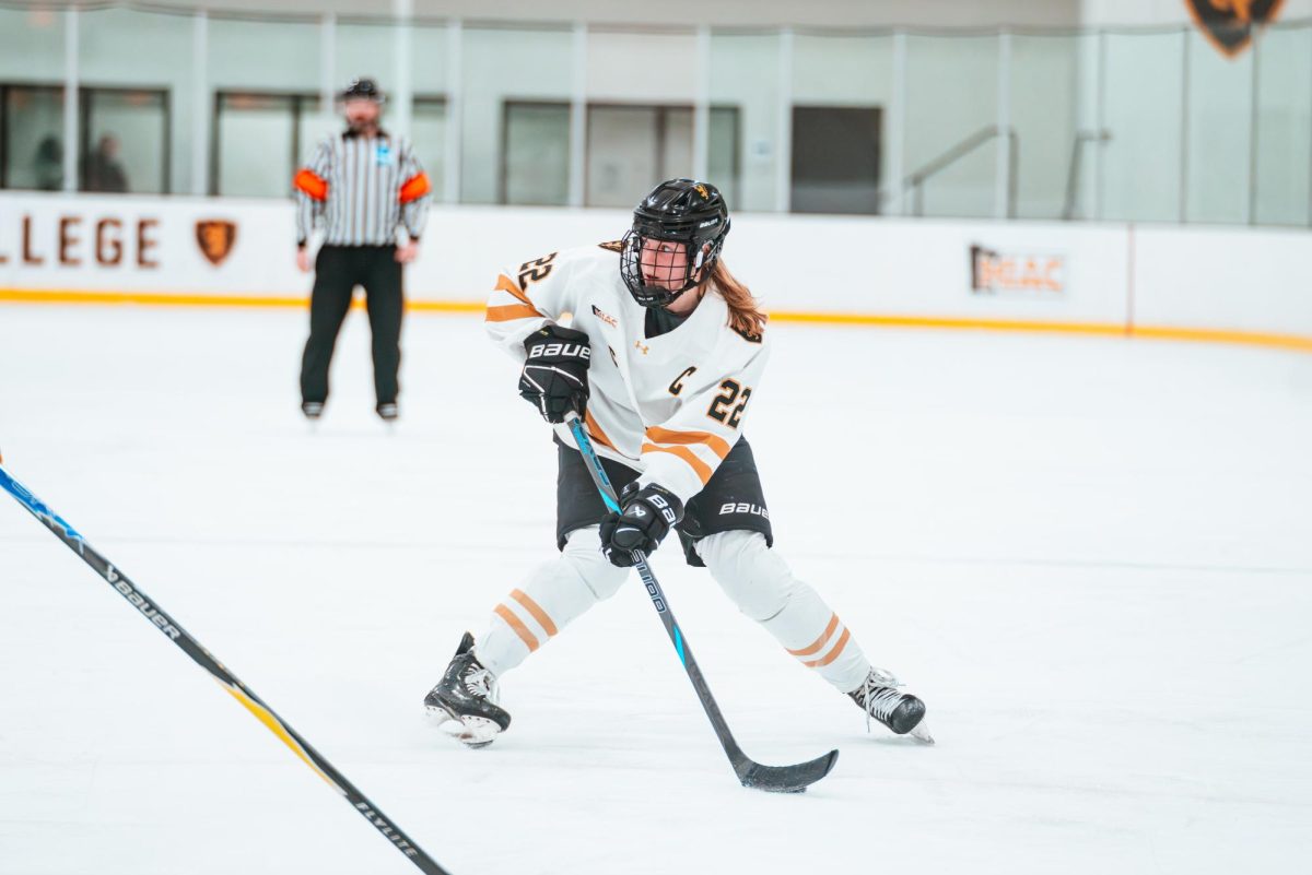 Solvei Berg-Messerole ’26 becomes third St. Olaf Women’s Hockey player to join 100-point club