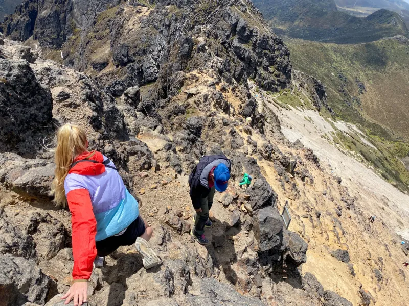 Oles hiking Mt. Cumbre Ruco Pichincha in Ecuador. Photo by Carter Schafer ’24.